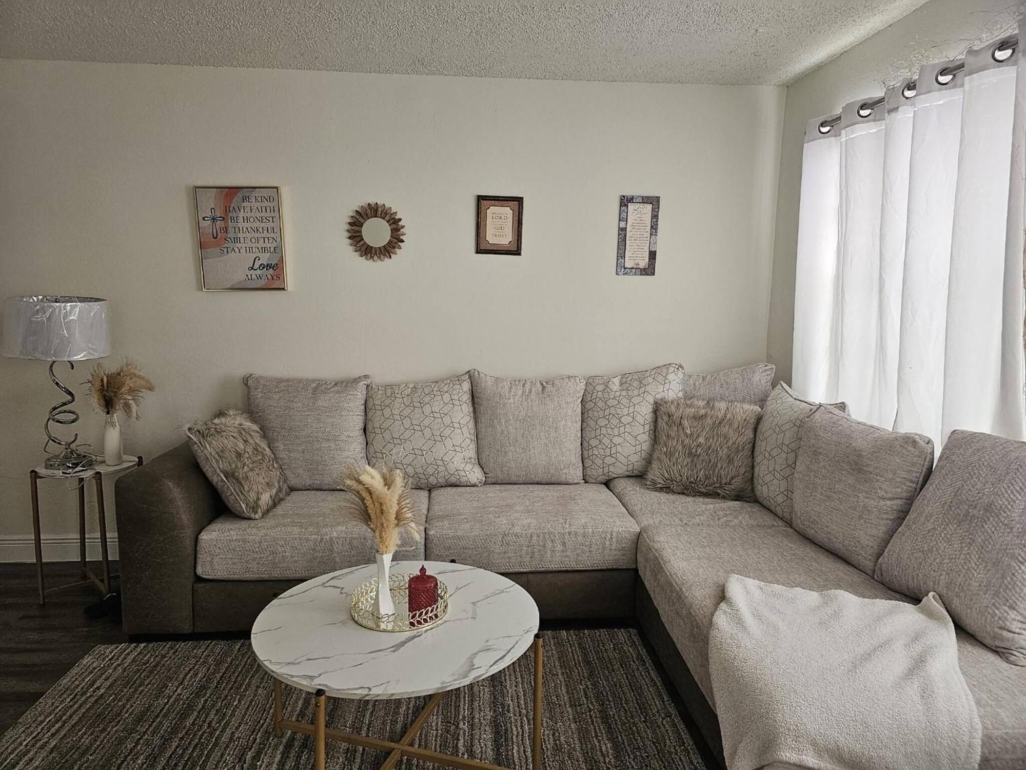 פומפנו ביץ' Room In Apartment - The Sample Rd Retreats מראה חיצוני תמונה